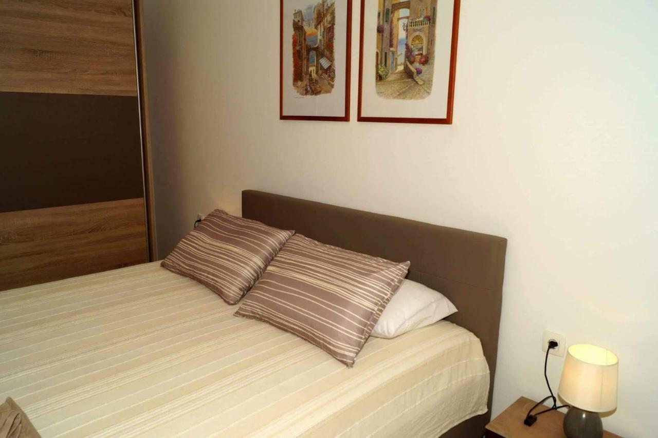 Apartman Eric Apartment พูลา ภายนอก รูปภาพ